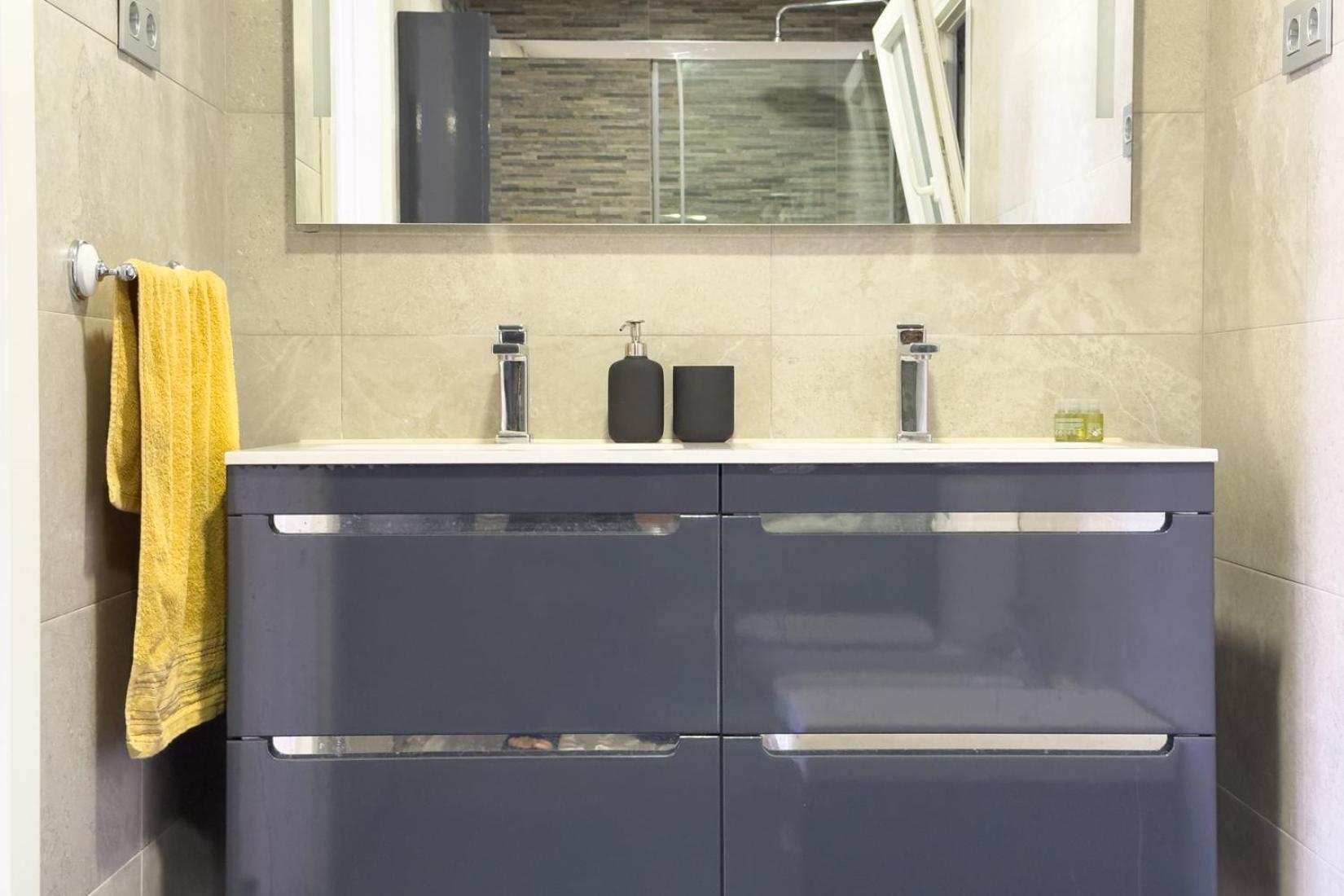 Impresionante Apartamento Delante Del Mar Vilassar De Mar Luaran gambar