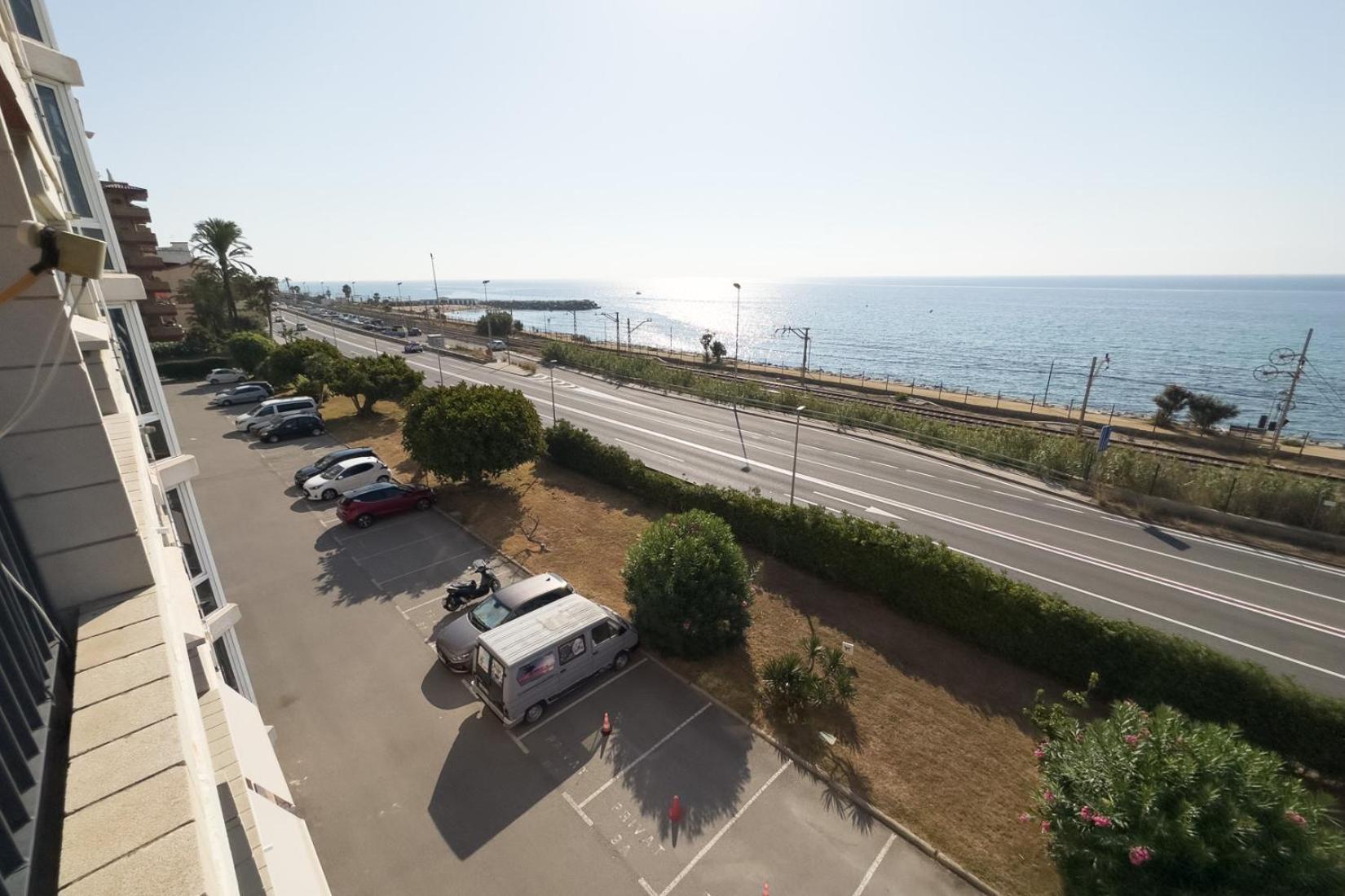 Impresionante Apartamento Delante Del Mar Vilassar De Mar Luaran gambar